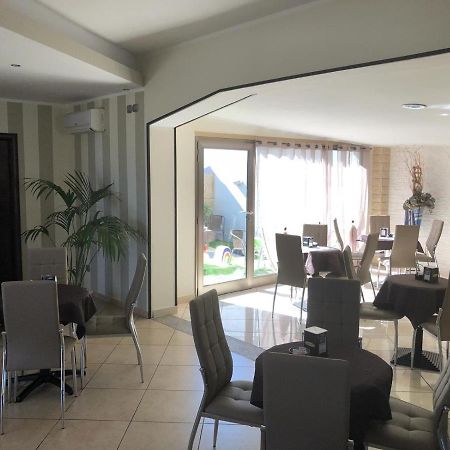 B&B Ramses Uta Esterno foto
