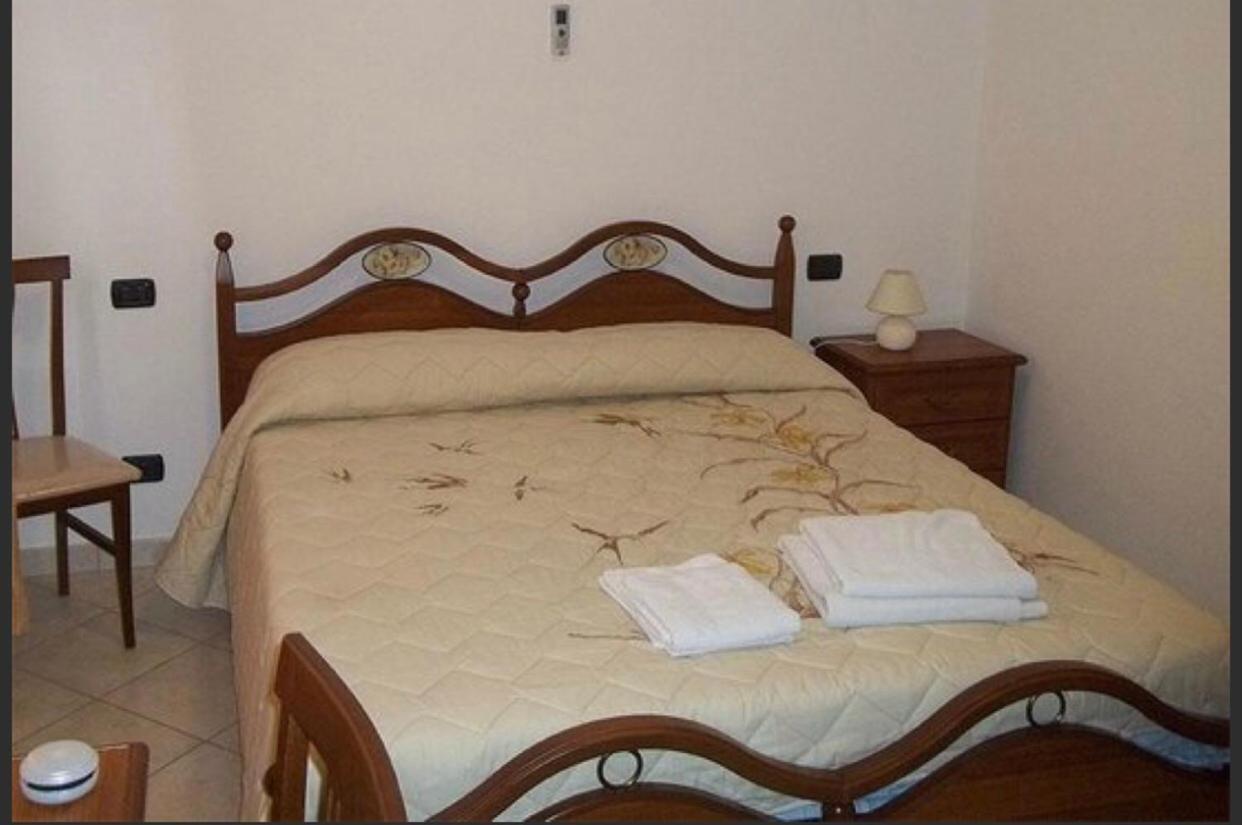 B&B Ramses Uta Esterno foto